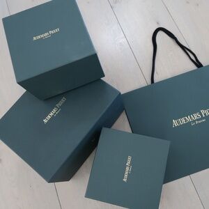 ✨ Authentic Audemars Piguet Large Gift Box Set – Luxury Watch Packaging Only ✨